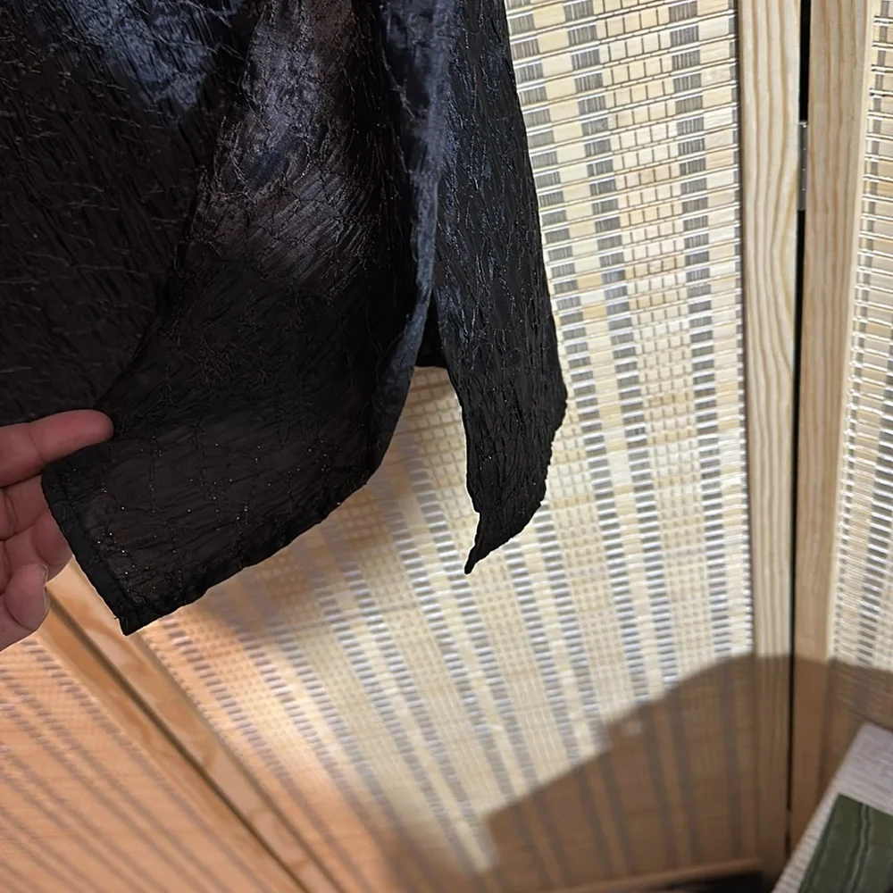 Chico's Black Tunic Length 3/4 Sleeve Crinkly Button Down Satin Blouse 2 Medium - Picture 13 of 16